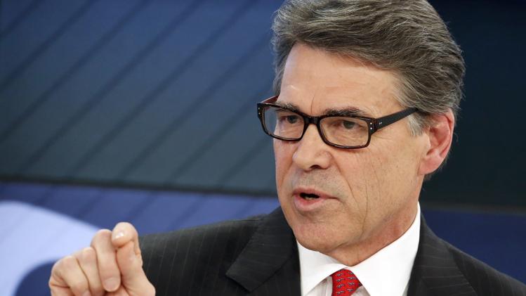 Rick Perry Hits Donald Trump. Trump Tweets Back