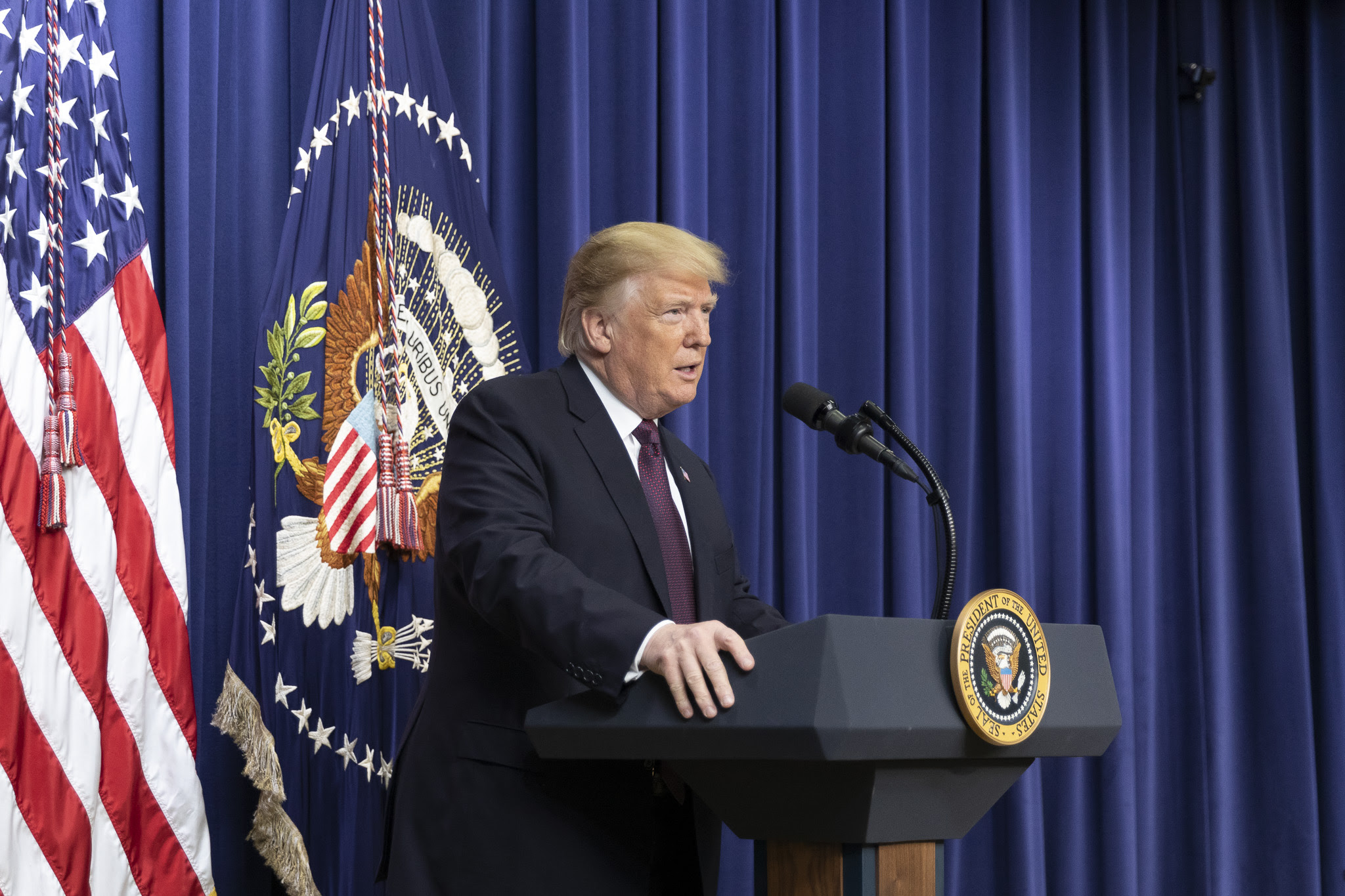 Trump threatens Mexico with tariffs, lawmakers respond