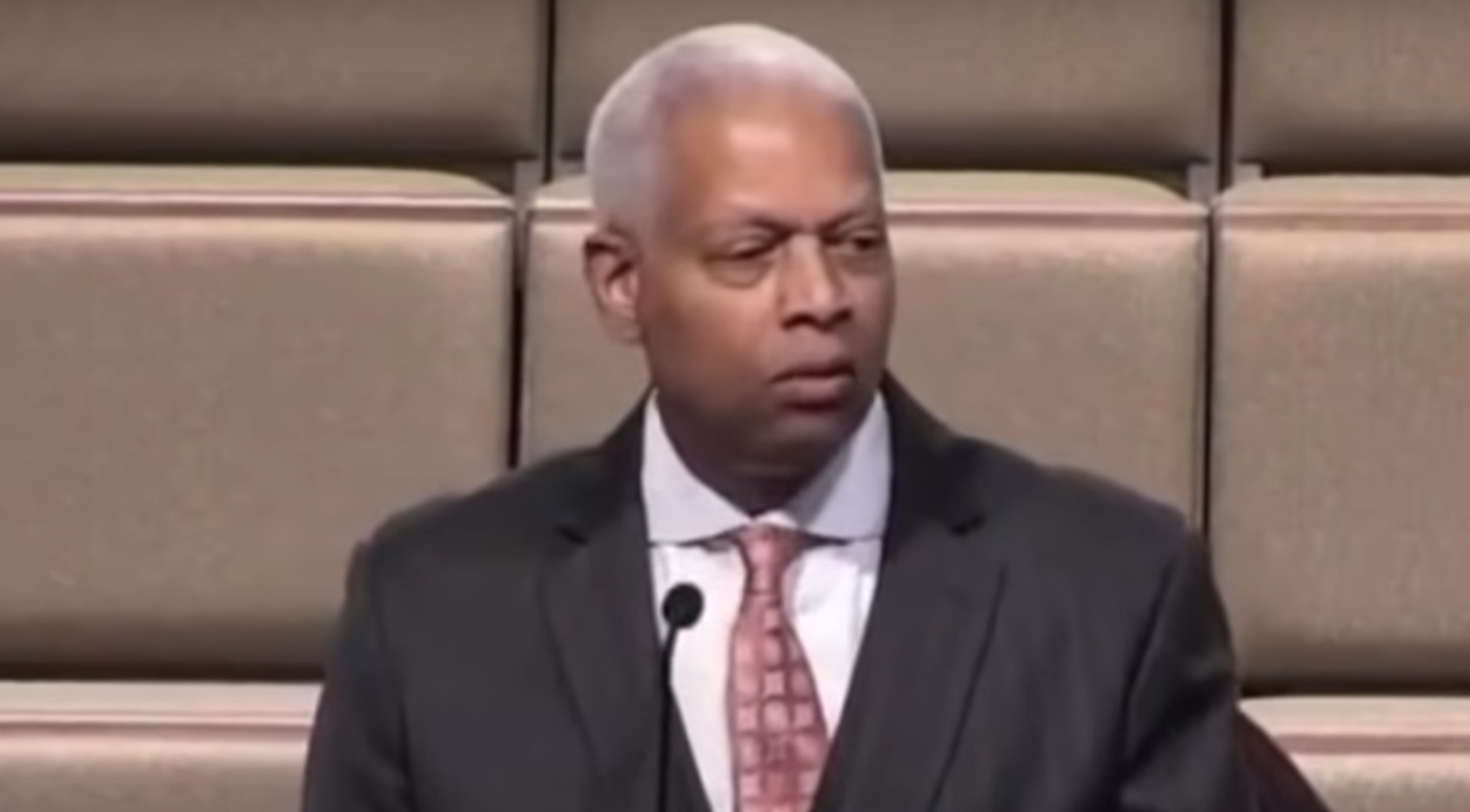 Rep. Johnson says AG Barr 