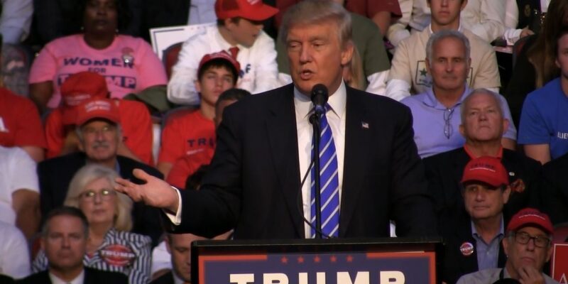 Rep. Tlaib called to "deport" Trump in 2015