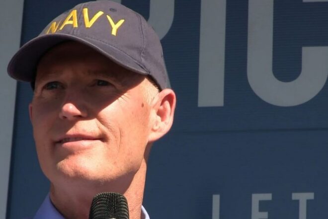 Scott, Sinema Fight to Pass No Budget, No Pay Bill