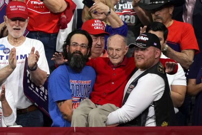 Trump Praises WWII Veteran Carried to Seat at Trump Phoenix Rally