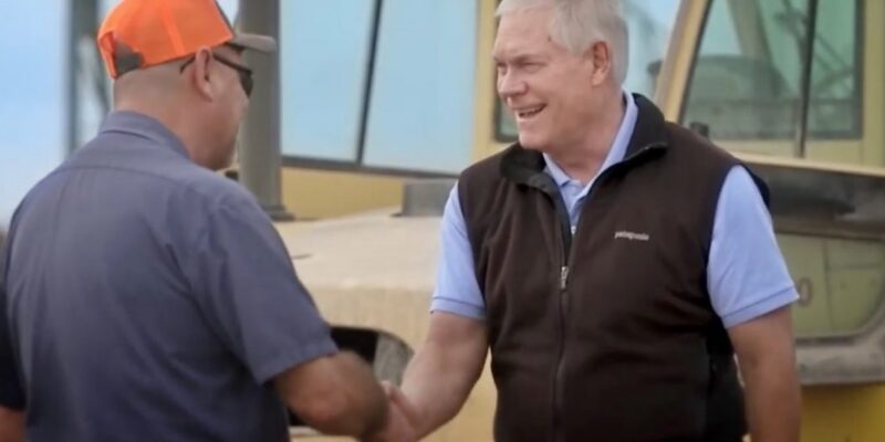 Pete Sessions Praises Trump for Illegal Immigration Response